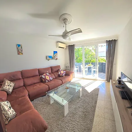 Tranquil Oasis 2 Bedroom Coastal Getaway By Namaste Elite Daire Torremolinos